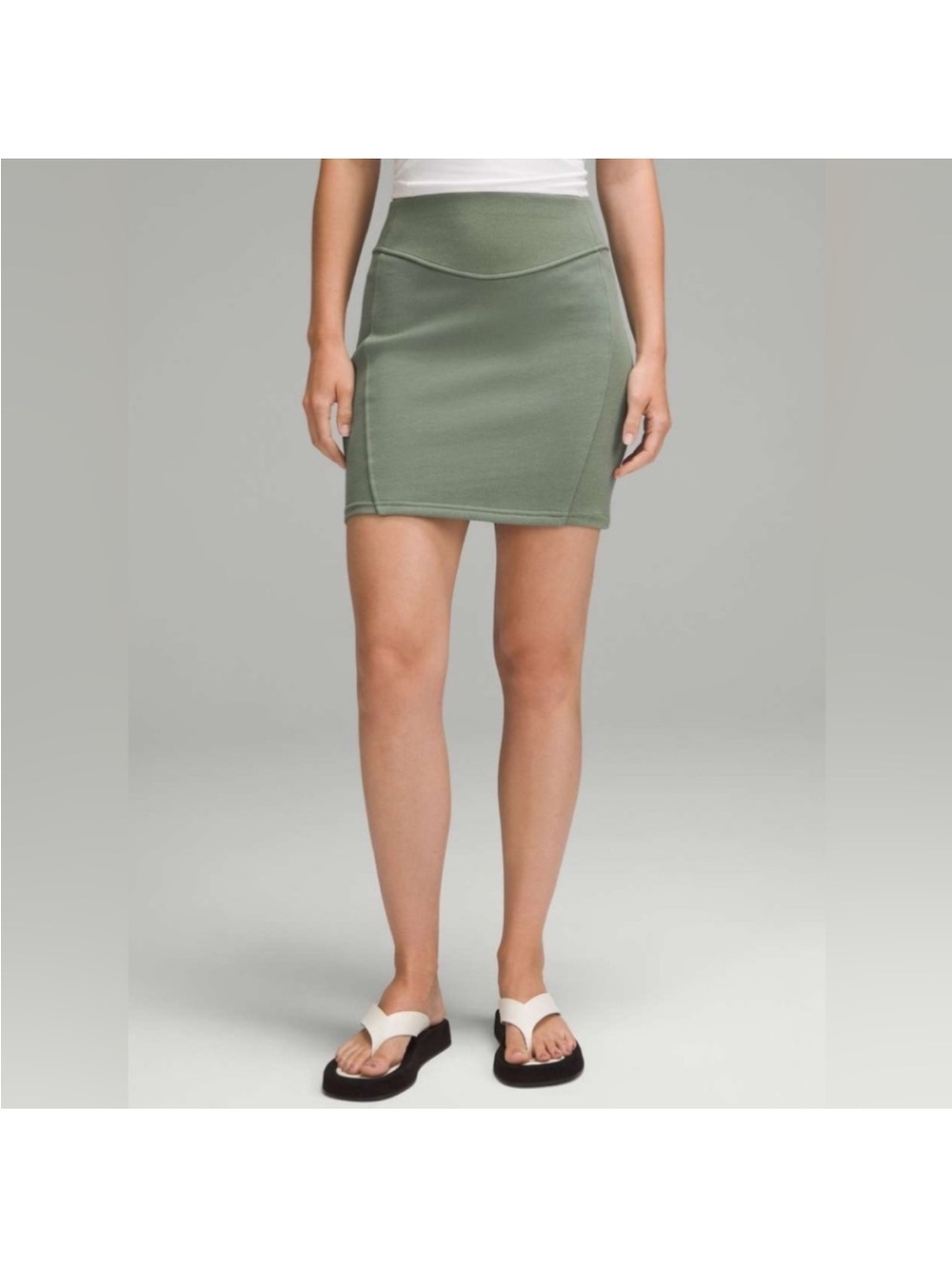 NEW, Lululemon Scuba High Rise Mini Skirt Size Medium Ribbed (GREU) Olive Green - Picture 9 of 11